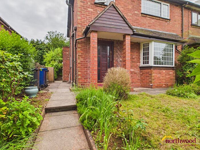 3 Bedroom Semi-Detached House For Sale In Kingsbridge Avenue, Clayton, Newcastle-under-Lyme, ST5
