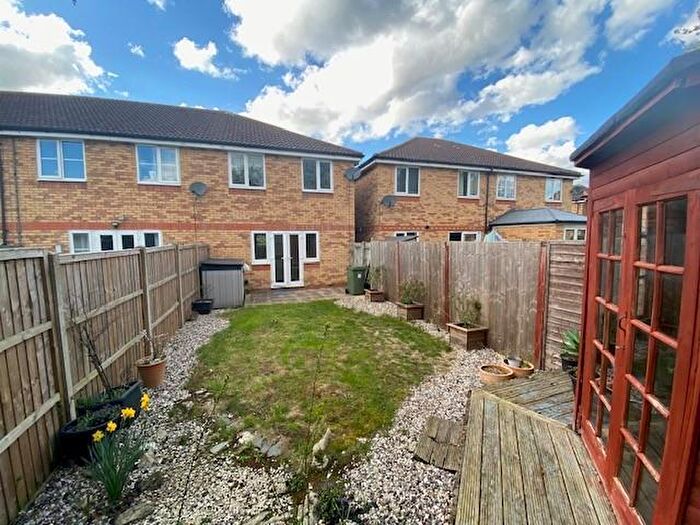 3 Bedroom End Of Terrace House For Sale In Meadow Close, Beeston, SG19