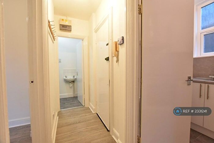 1 Bedroom Flat To Rent In Crescent Road, Luton, LU2