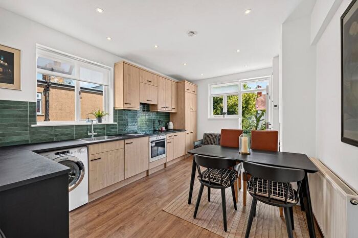 2 Bedroom Maisonette For Sale In Rothesay Avenue, Wimbledon Chase, SW20