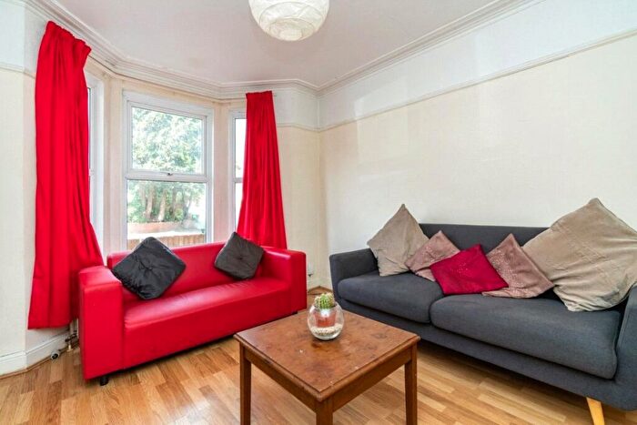 3 Bedroom Terraced House To Rent In Livingstone Road, Southampton, Hampshire, SO14