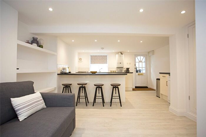 1 Bedroom Flat To Rent In Warwick Road, Worthing, West Sussex, BN11
