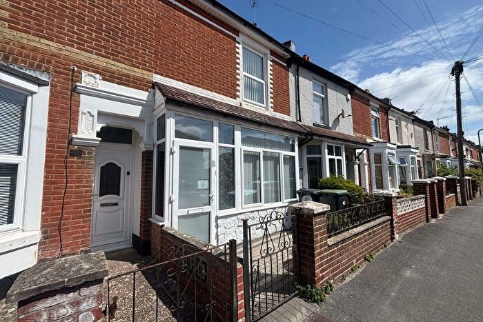 3 Bedroom Terraced House For Sale In Kings Road, Gosport, PO12