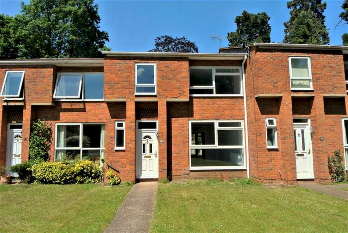 4 Bedroom Terraced House To Rent In Weybridge, KT13