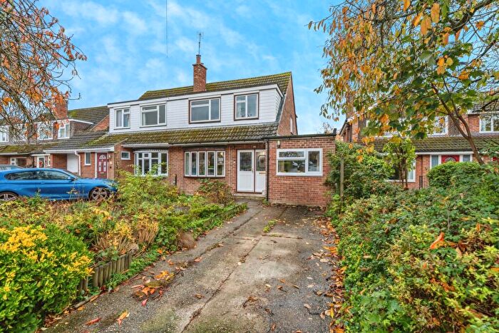 3 Bedroom Semi Detached House For Sale In Chestnut Close, Romsey, Hampshire, SO51