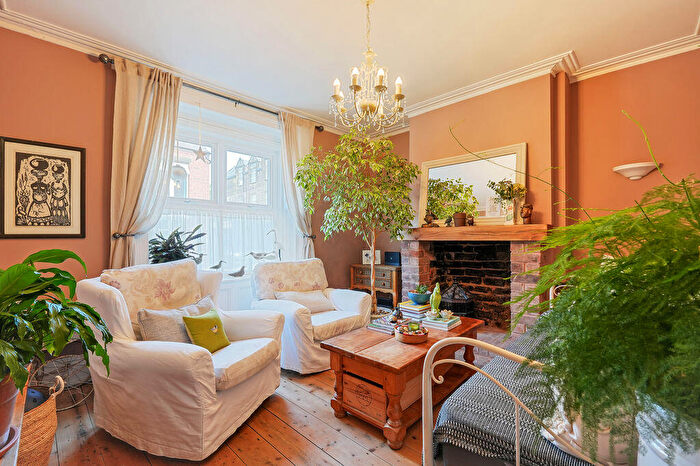 3 Bedroom Semi-Detached House For Sale In Derbyshire Lane, Meersbrook, Sheffield, S8