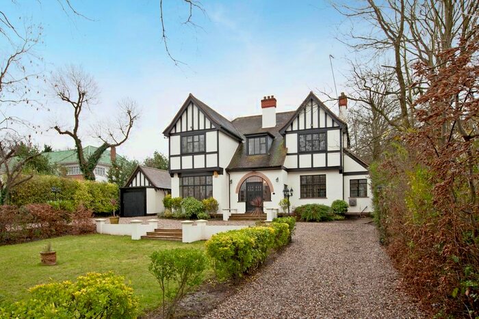 5 Bedroom Detached House To Rent In Manor Road, Chigwell, IG7