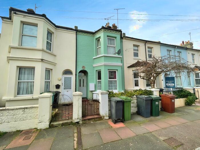 1 Bedroom Flat To Rent In Town Centre, BN21