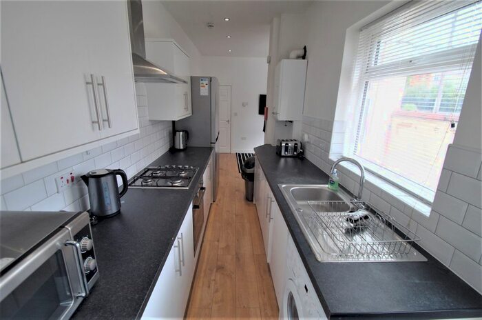 5 Bedroom End Of Terrace House To Rent In Gulson Road, Stoke, Coventry, CV1