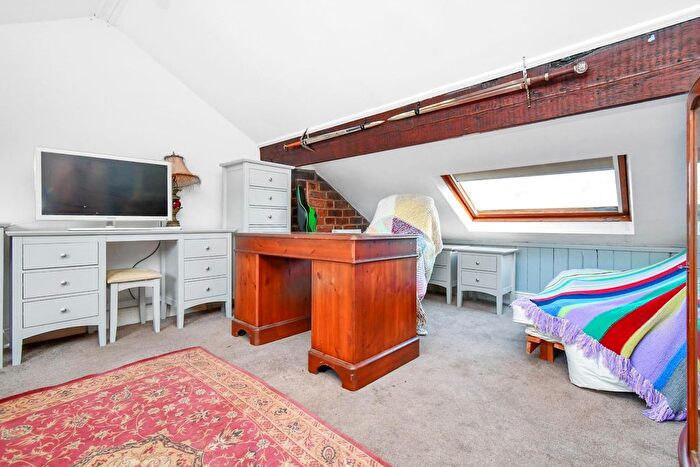 3 Bedroom Town House For Sale In Carrbottom Road, Greengates, Bradford, BD10