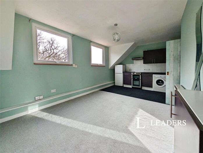1 Bedroom Apartment For Sale In Burgess Road, Southampton, Hampshire, SO16