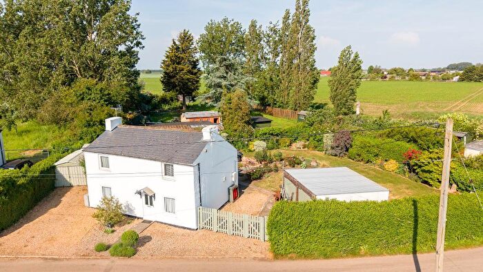3 Bedroom Detached House For Sale In Mouth Lane, Guyhirn, Wisbech, PE13