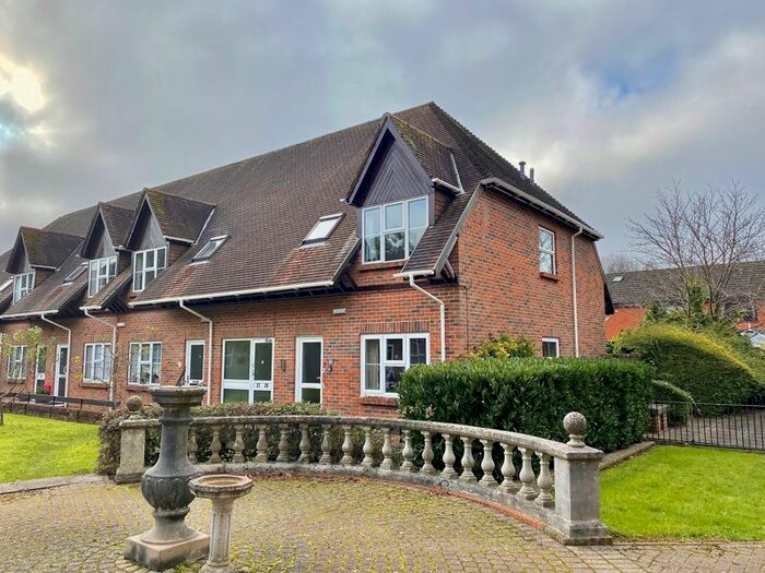 1 Bedroom Flat To Rent In Great Well Drive, Romsey SO51