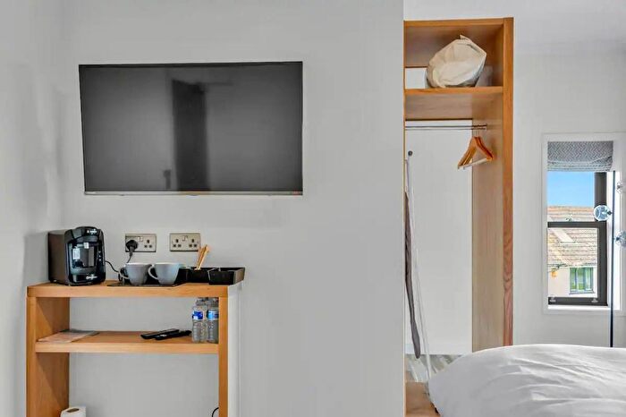 1 Bedroom Flat To Rent In Chartham, CT4