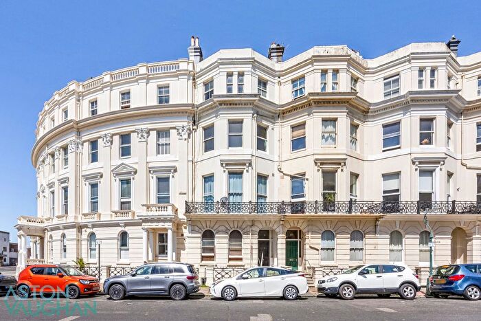 2 Bedroom Flat For Sale In St. Aubyns, Hove, East Sussex, BN3