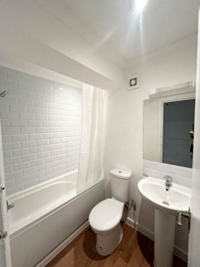 1 Bedroom Flat To Rent In Bedford Square, Brighton, BN1