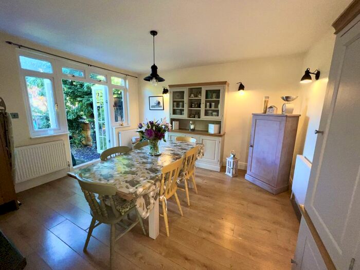 4 Bedroom House To Rent In Mangotsfield Road, Mangotsfield, BS16
