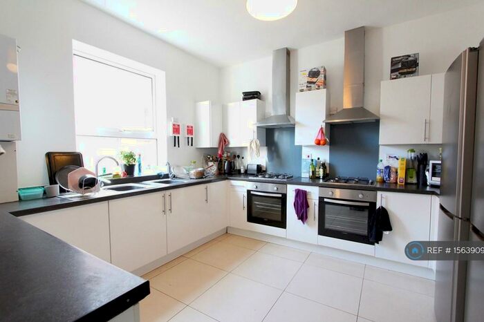 8 Bedroom Detached House To Rent In Erleigh Road, Reading, RG1