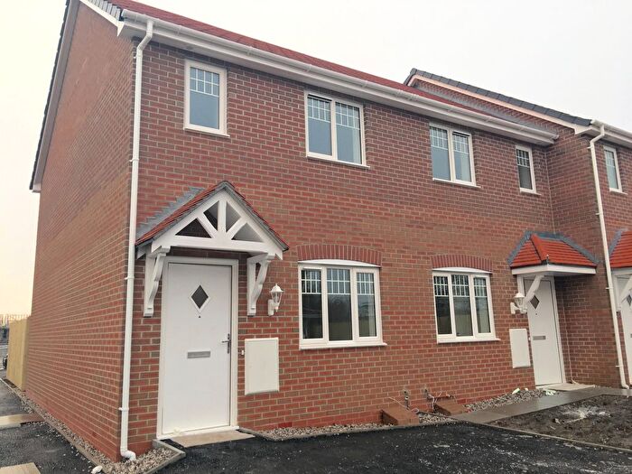 2 Bedroom End Of Terrace House To Rent In Saltney, Chester, CH4