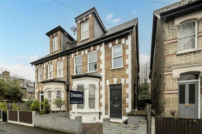 2 Bedroom Flat To Rent In Princes Road, Teddington, TW11