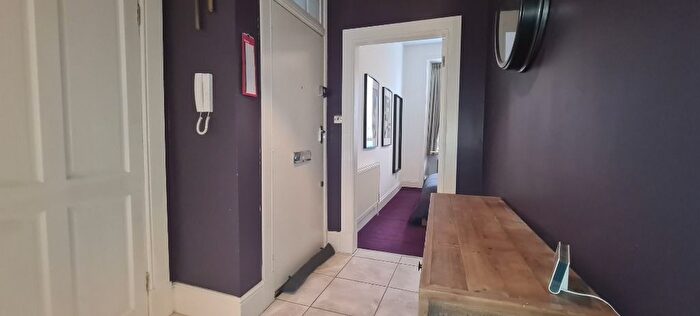 1 Bedroom Flat To Rent In Bolton Drive, Mount Florida, Glasgow, G42