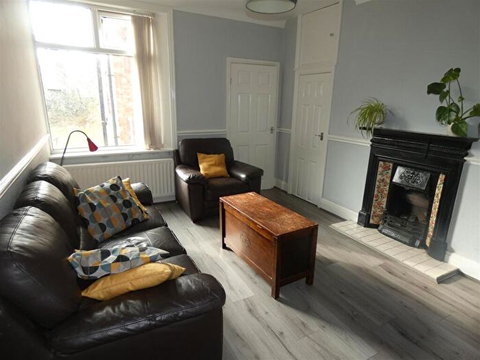 2 Bedroom Flat To Rent In Debdon Gardens, Heaton, NE6