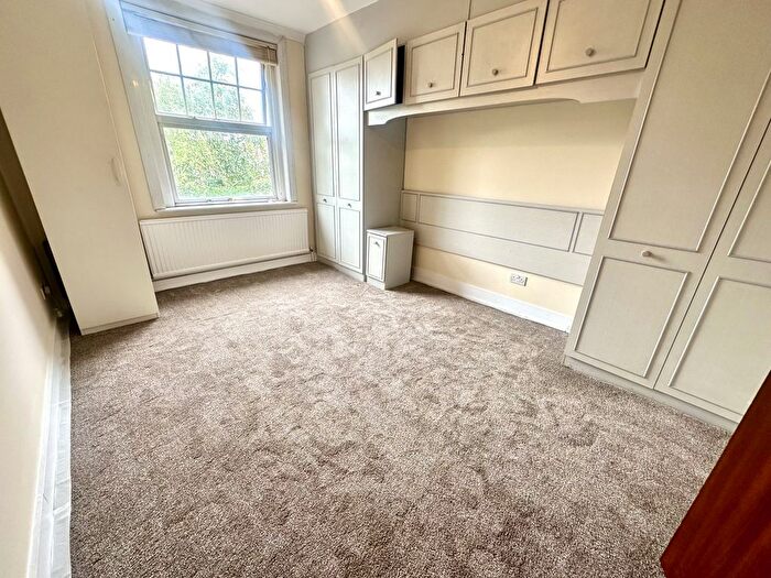 4 Bedroom Semi-Detached House To Rent In Thornbury Road, Isleworth, TW7