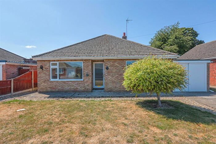 3 Bedroom Detached Bungalow For Sale In Manor Drive, Holbeach, Spalding, PE12