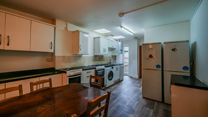 5 Bedroom Terraced House To Rent In Hubert Road, Birmingham, Selly Oak, B29