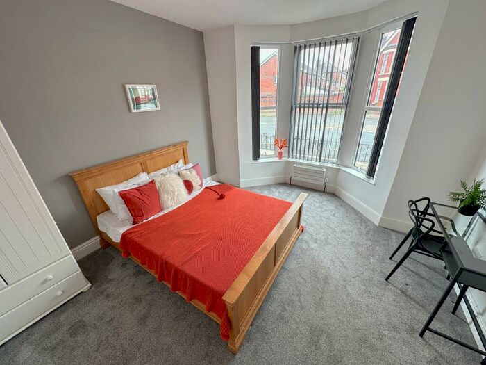 6 Bedroom Terraced House To Rent In Sheil Road, L6