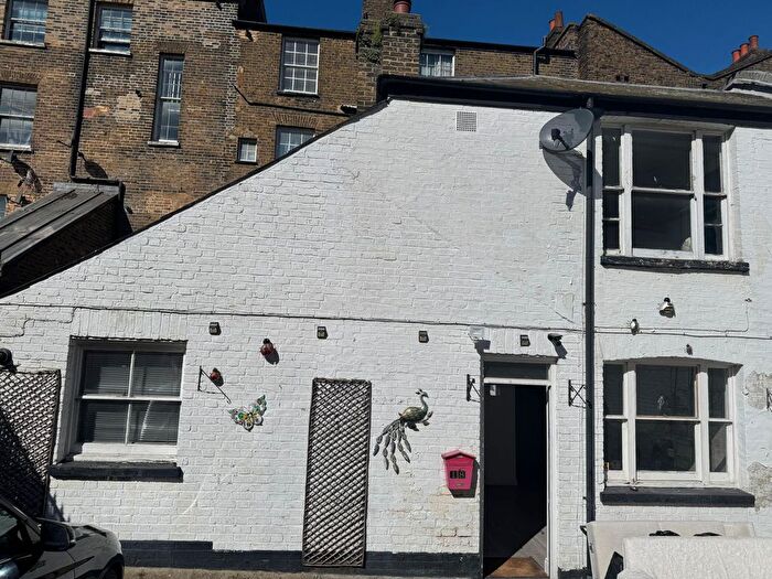 1 Bedroom Flat For Sale In High Street, Town Centre, DA11