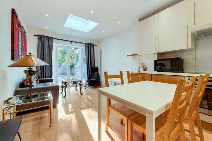 3 Bedroom Apartment To Rent In Larch Road, Cricklewood, NW2