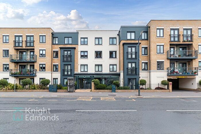 2 Bedroom Flat For Sale In King Street, Kings Lodge, ME14