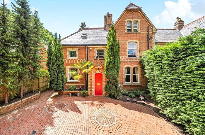 5 Bedroom Semi Detached House For Sale In Elm Road, Earley, Reading, Berkshire, RG6
