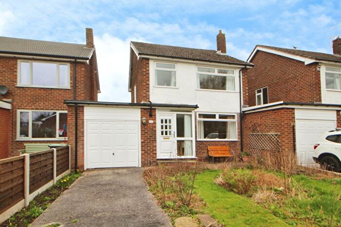 3 Bedroom Link Detached House For Sale In Lower Barn Road, Hadfield, Glossop, Derbyshire, SK13