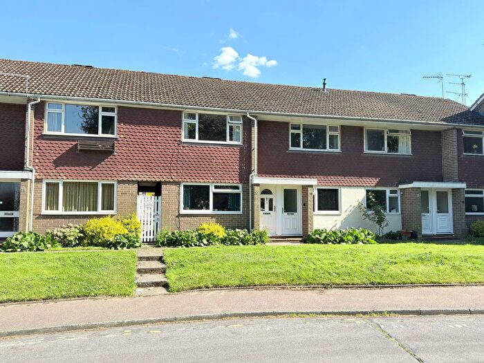 2 Bedroom Maisonette To Rent In Windfield, Leatherhead, KT22