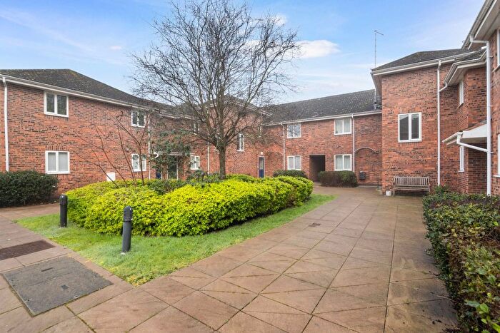 1 Bedroom Flat For Sale In Corinthian Court, Alcester, B49