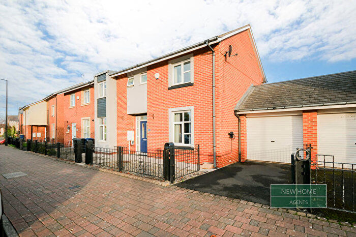 4 Bedroom Semi Detached House For Sale In Lynwood Way, South Shields, NE34