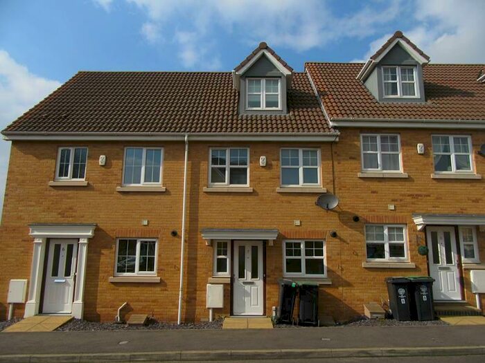3 Bedroom Terraced House To Rent In Temple Gardens, Rushden, NN10