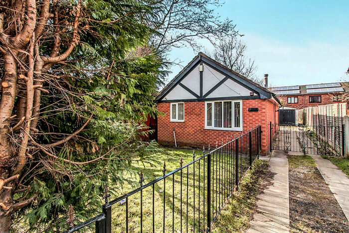 2 Bedroom Bungalow To Rent In Wythop Gardens, Salford, M5