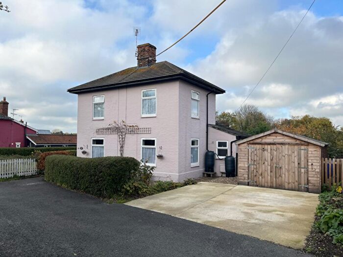 3 Bedroom Detached House For Sale In Old Station Road, Halesworth, IP19