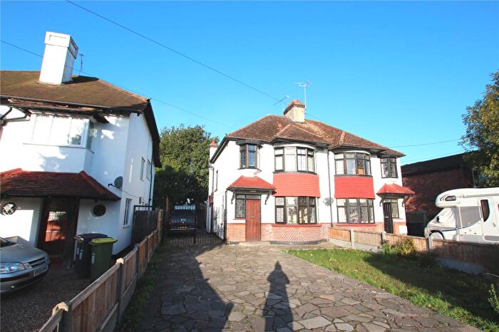 3 Bedroom Semi-Detached House To Rent In Ashingdon Road, Rochford, Essex, SS4