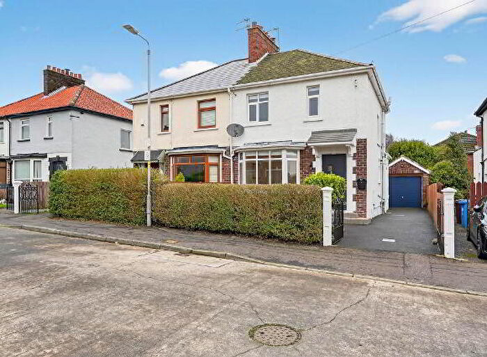 3 Bedroom Semi-detached Villas For Sale In Summerhill Park, Belfast, BT5