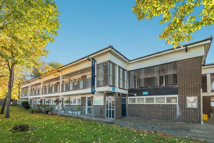 1 Bedroom Apartment To Rent In Shottery Close, Mottingham, SE9