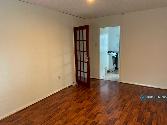 1 Bedroom Flat To Rent In Coronation Drive, Wrexham, LL14