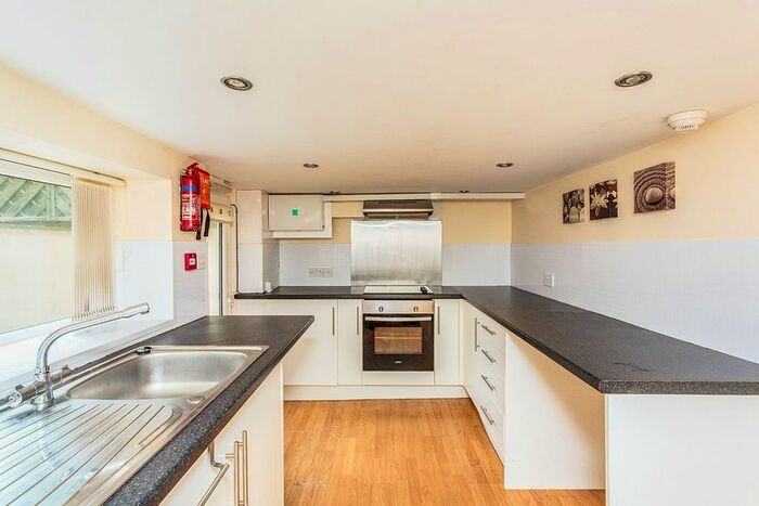 1 Bedroom Flat To Rent In Horncliffe Road, Blackpool, Lancashire, FY4