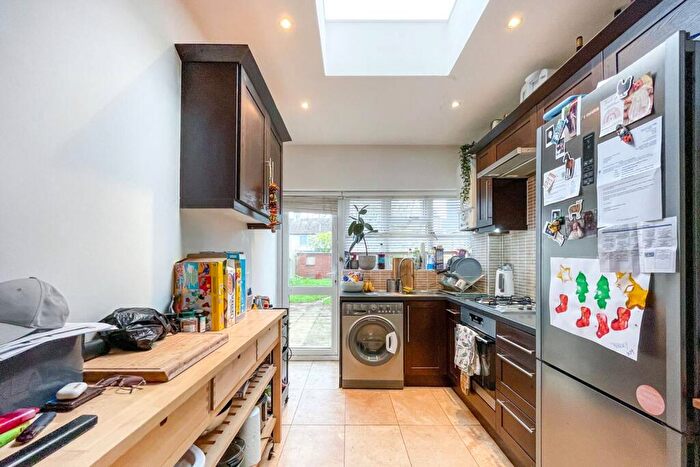 2 Bedroom Flat To Rent In Adela Avenue, Motspur Park, New Malden, KT3