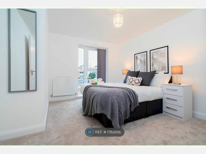 2 Bedroom Flat To Rent In Belgrave Middleway, Birmingham, B5