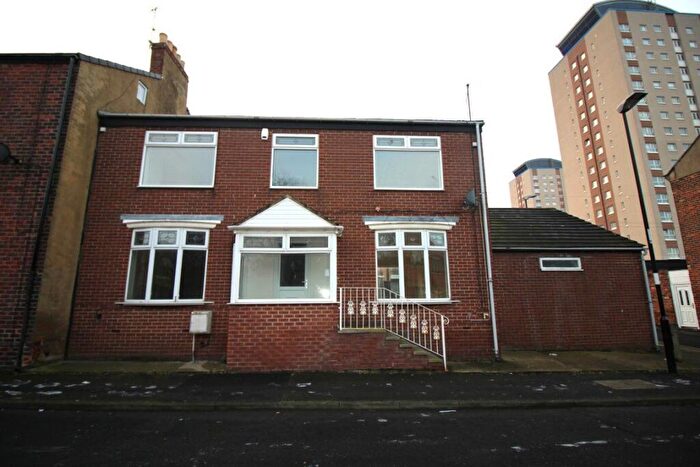 4 Bedroom Semi Detached House To Rent In James William Street, SR1