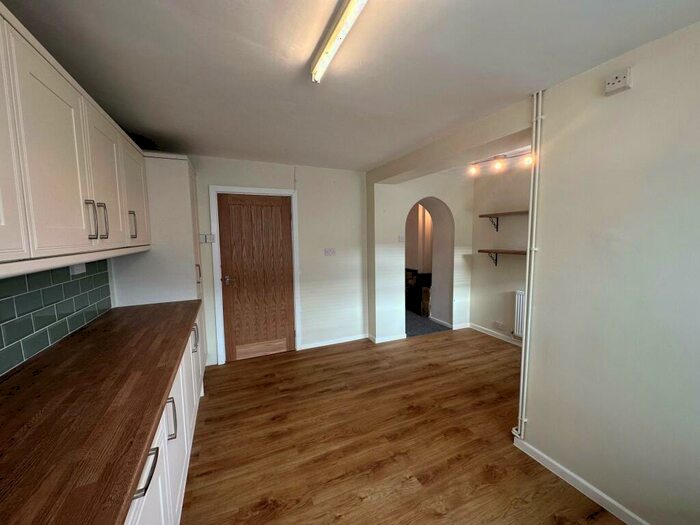 3 Bedroom House To Rent In Campbell Street, Swansea, SA1